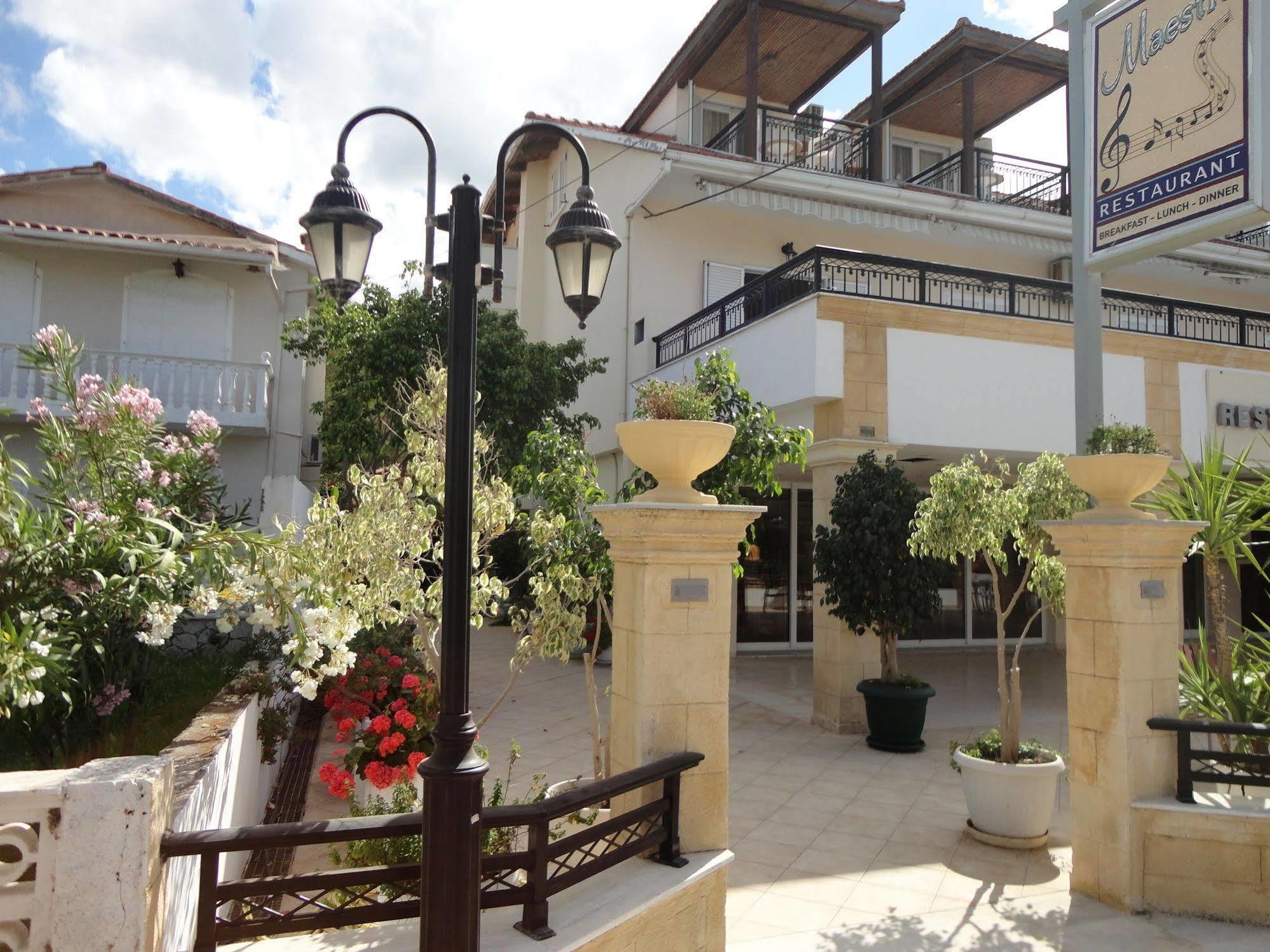 Montes Apartments & Studios Alykanas  Exterior foto